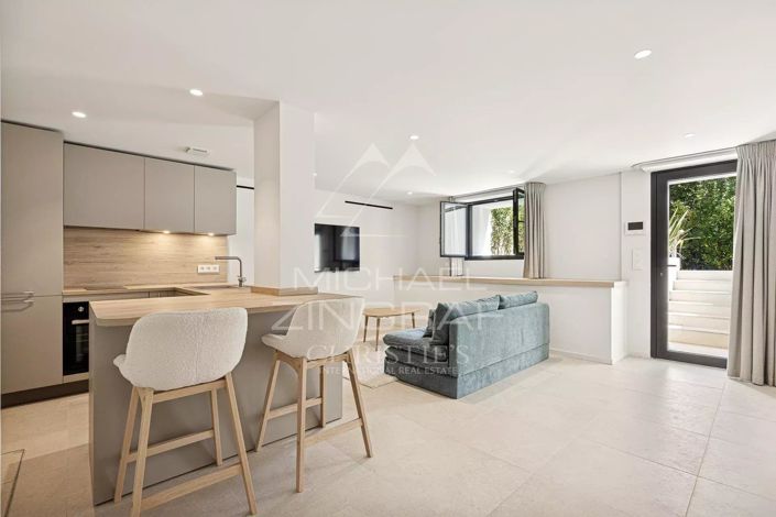 Image No.10-5 Bed House for sale