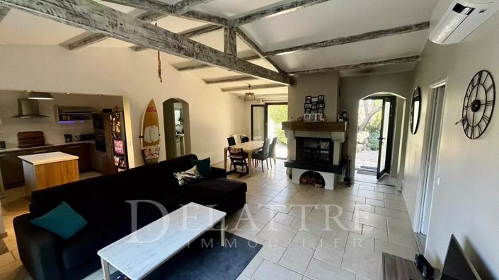 Image No.16-6 Bed House for sale