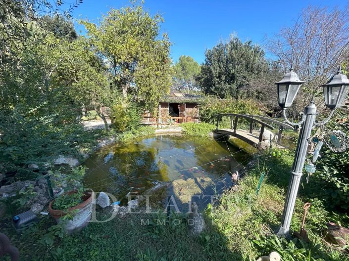 Image No.18-6 Bed House for sale