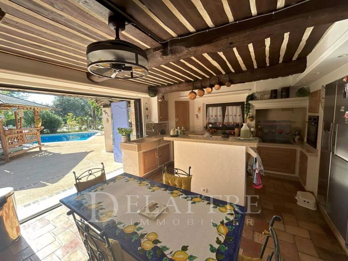 Image No.9-6 Bed House for sale