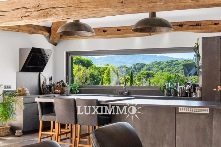 Image No.8-4 Bed House for sale