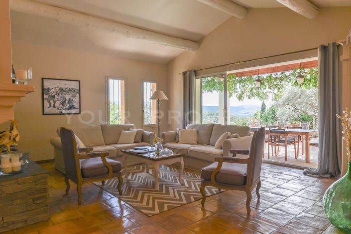 Image No.8-5 Bed House for sale