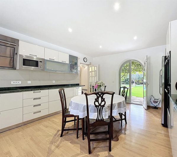 Image No.12-4 Bed House for sale