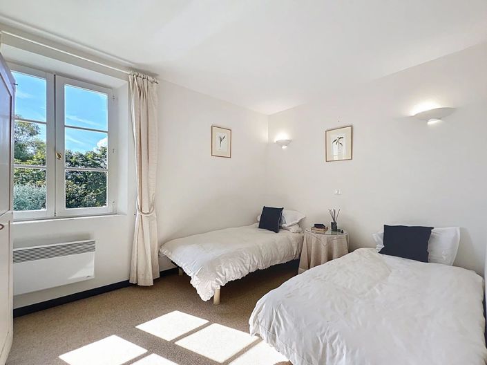 Image No.22-4 Bed House for sale