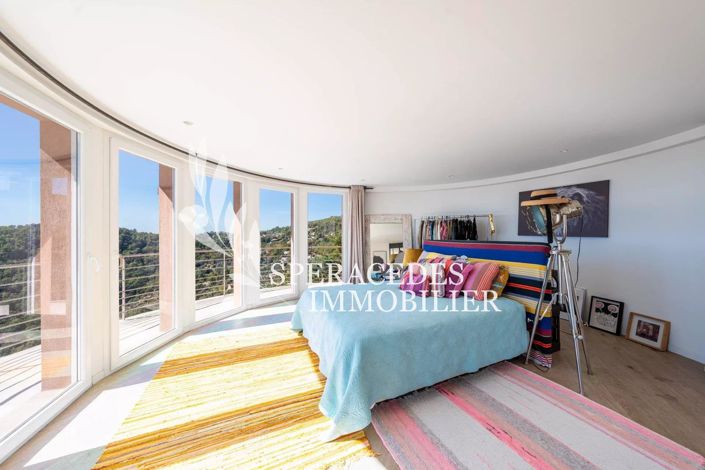 Image No.12-5 Bed House for sale