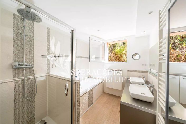 Image No.14-5 Bed House for sale