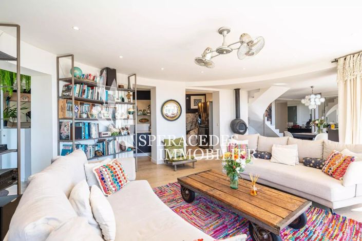 Image No.6-5 Bed House for sale