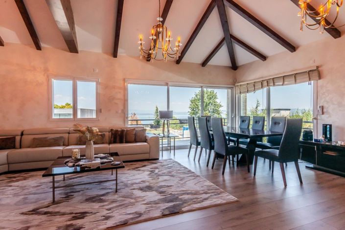 Image No.1-8 Bed House for sale