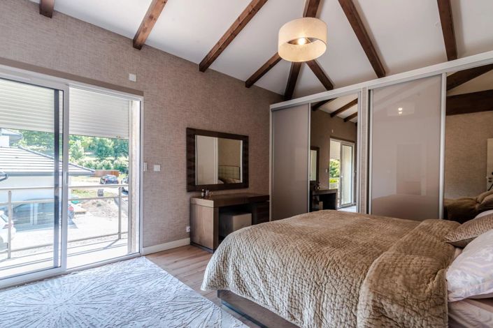 Image No.17-8 Bed House for sale