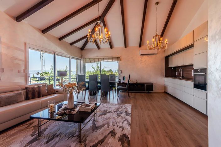 Image No.4-8 Bed House for sale