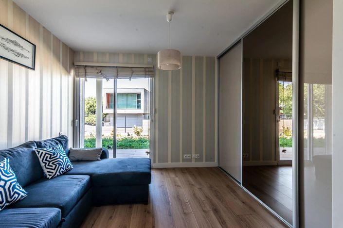 Image No.5-8 Bed House for sale