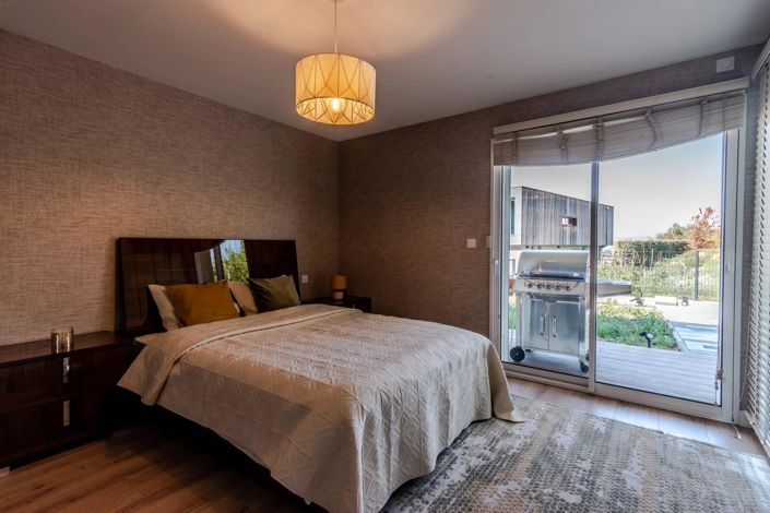 Image No.7-8 Bed House for sale