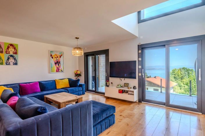 Image No.10-5 Bed House for sale