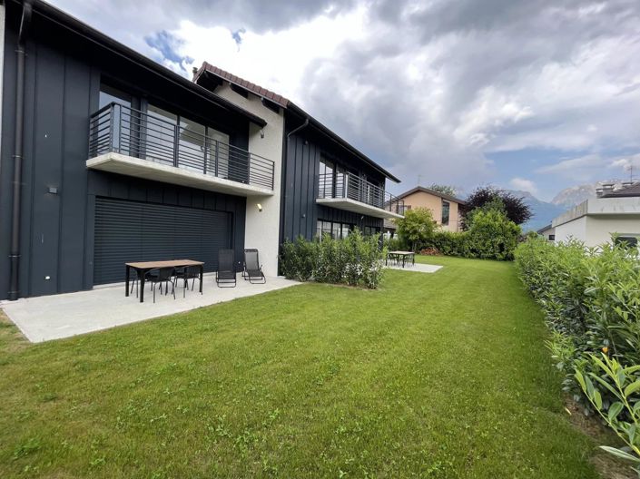 Image No.1-5 Bed House for sale