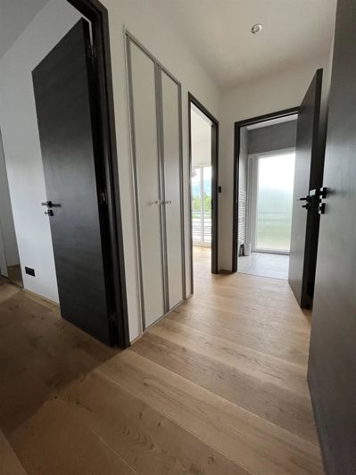 Image No.12-5 Bed House for sale