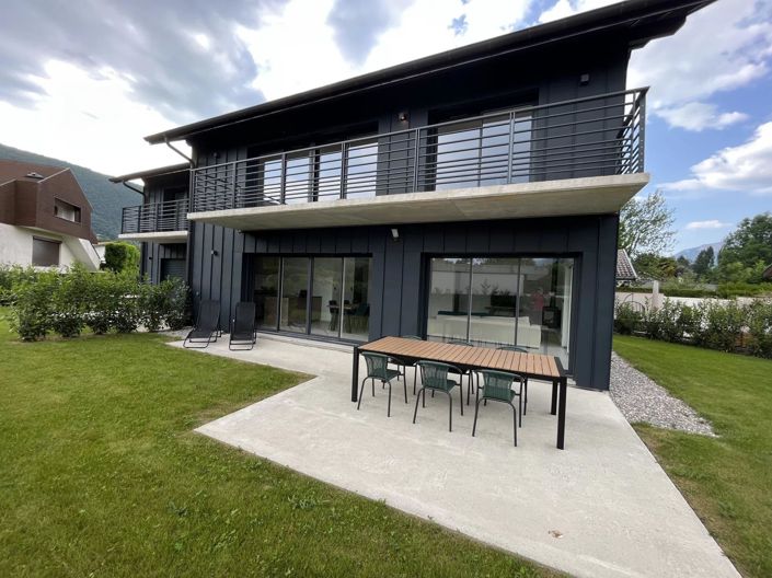 Image No.2-5 Bed House for sale