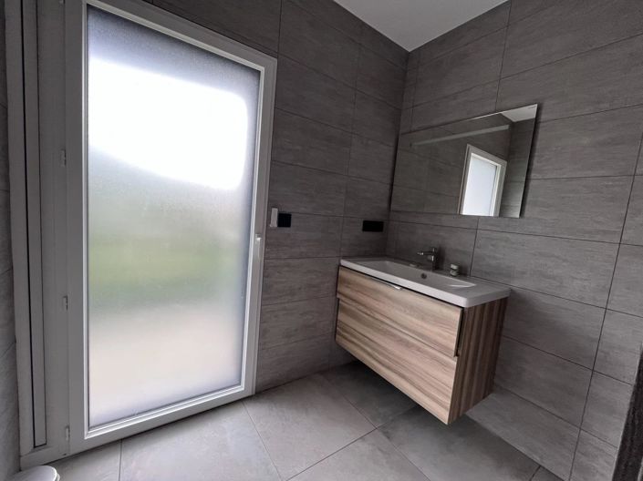 Image No.28-5 Bed House for sale