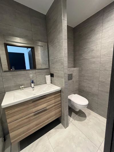 Image No.40-5 Bed House for sale