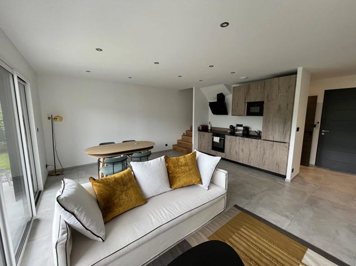 Image No.7-5 Bed House for sale