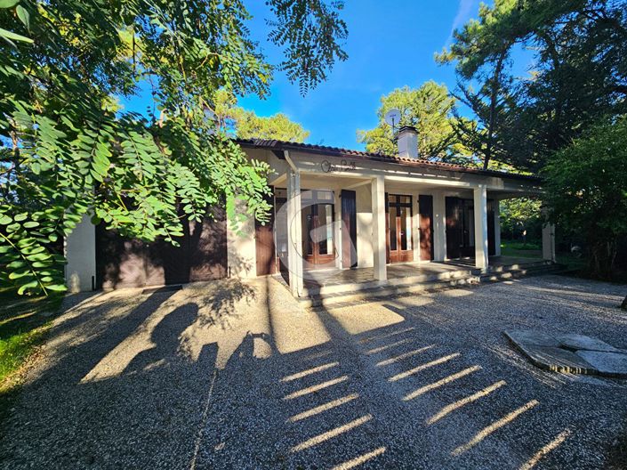 Image No.1-3 Bed House for sale