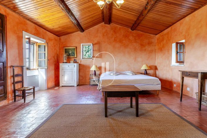 Image No.7-Maison de 5 chambres à vendre à Gordes