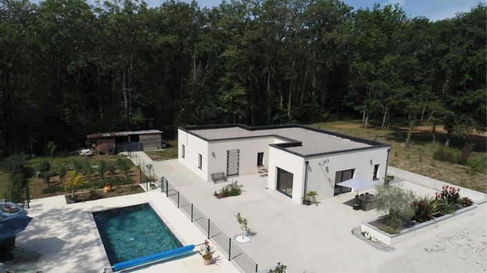 Image No.1-4 Bed House for sale