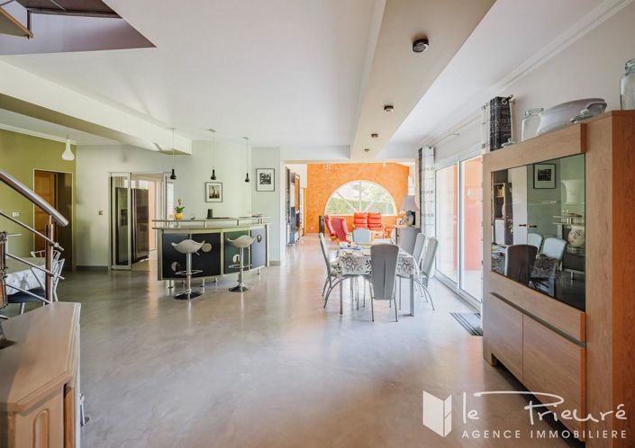 Image No.6-4 Bed House for sale