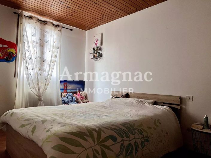 Image No.8-4 Bed House for sale