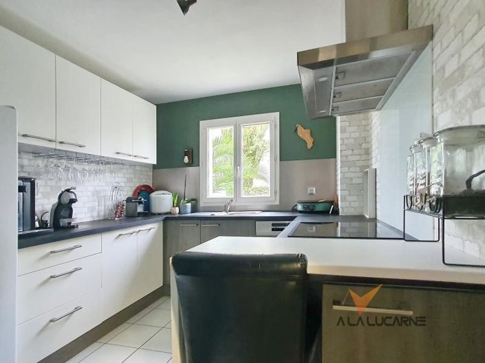 Image No.1-3 Bed House for sale