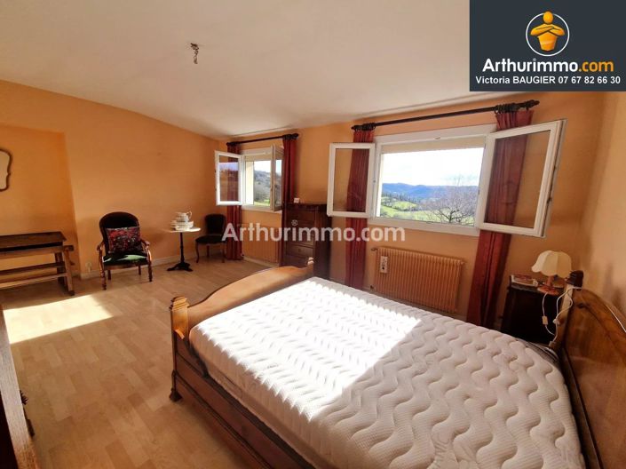 Image No.6-4 Bed House for sale