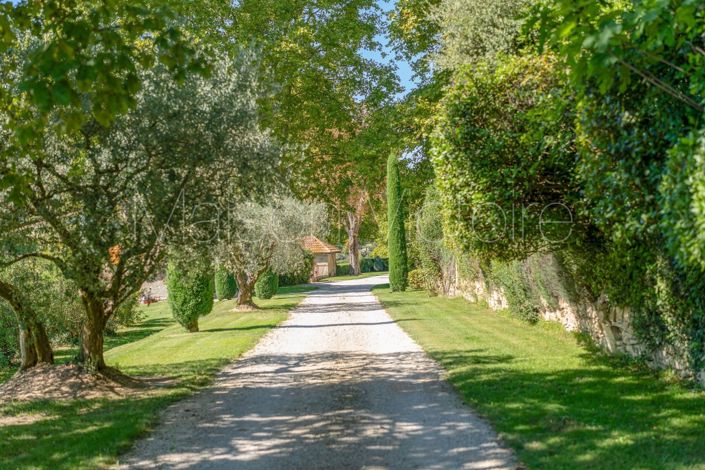 Image No.2-6 Bed House for sale