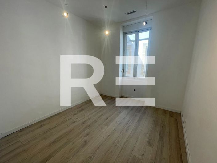 Image No.4-Appartement de 2 chambres à vendre à Nîmes