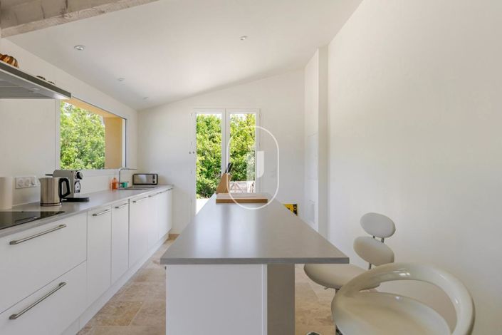 Image No.6-2 Bed House for sale