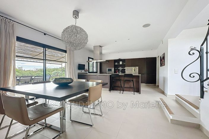 Image No.9-4 Bed House for sale