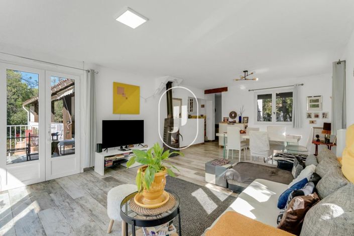 Image No.6-4 Bed House for sale