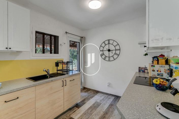 Image No.9-4 Bed House for sale