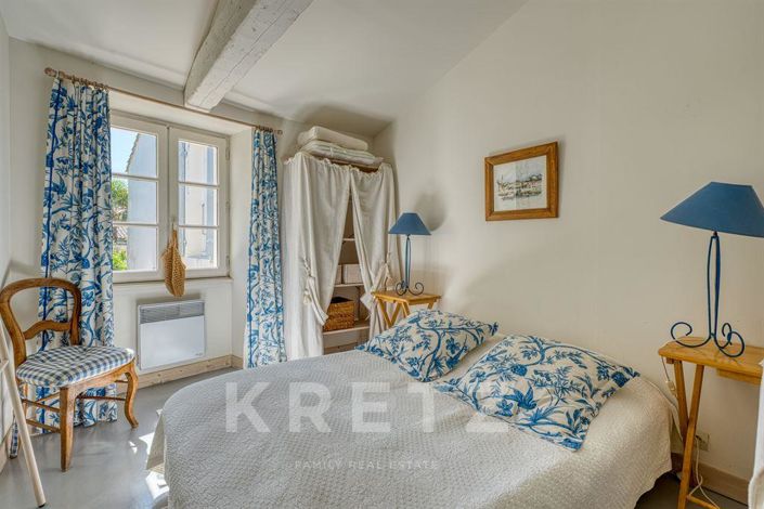 Image No.10-6 Bed House for sale