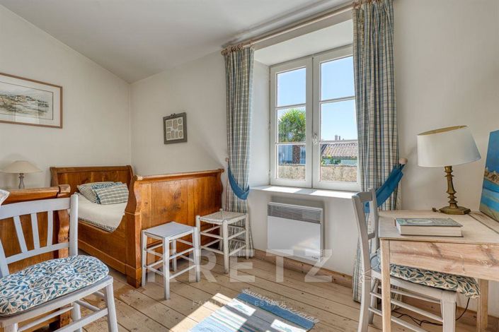 Image No.11-6 Bed House for sale