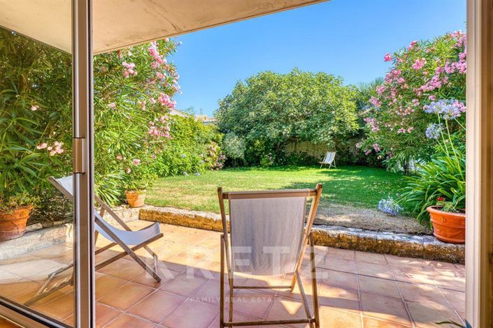 Image No.13-6 Bed House for sale