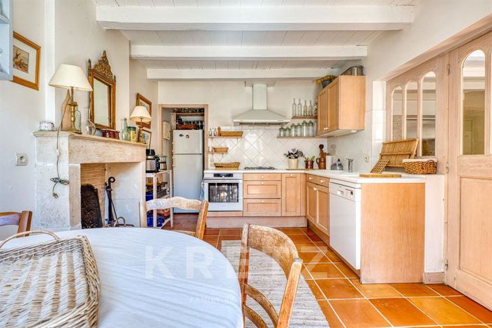 Image No.3-6 Bed House for sale