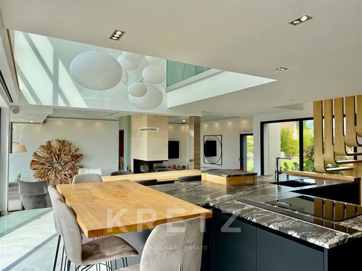 Image No.10-4 Bed House for sale