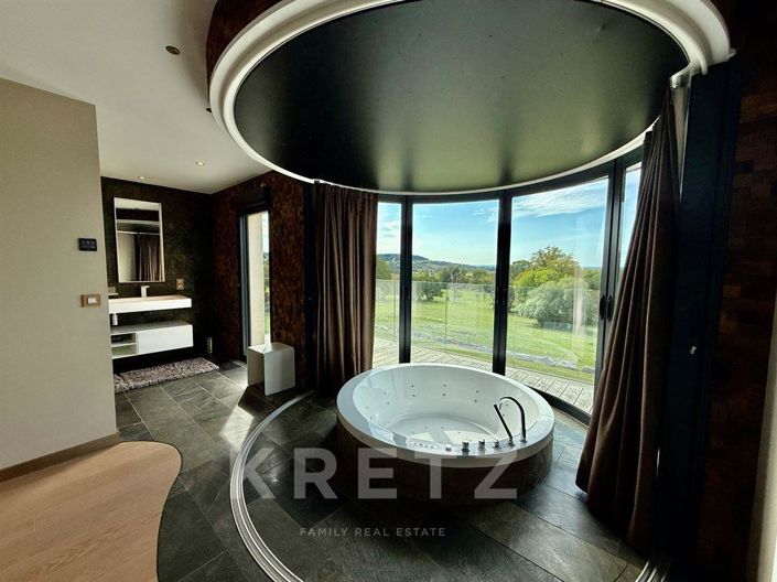 Image No.15-4 Bed House for sale