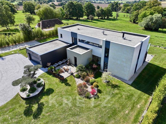 Image No.2-4 Bed House for sale