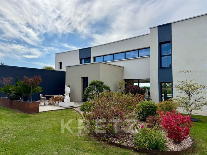 Image No.20-4 Bed House for sale