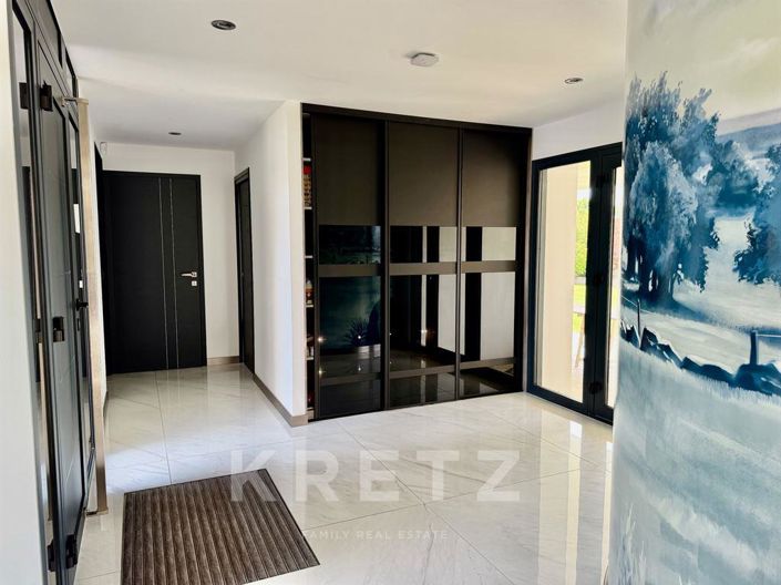 Image No.4-4 Bed House for sale