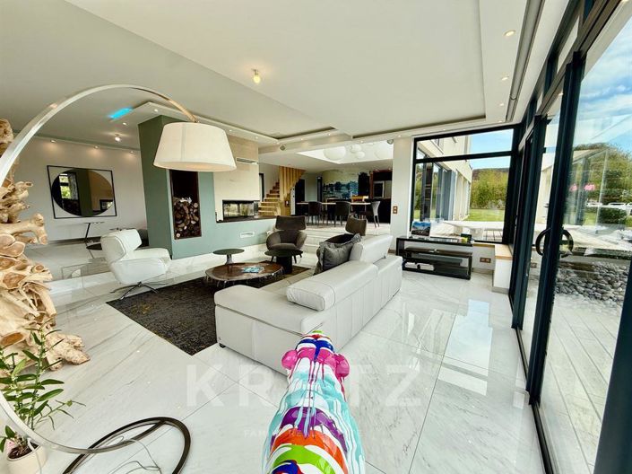 Image No.8-4 Bed House for sale