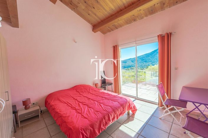 Image No.12-4 Bed House for sale