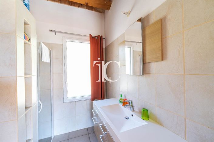 Image No.17-4 Bed House for sale