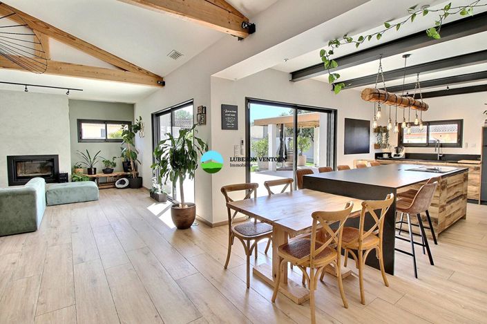 Image No.6-6 Bed House for sale