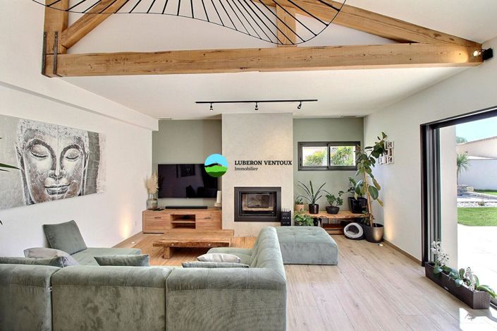 Image No.8-6 Bed House for sale